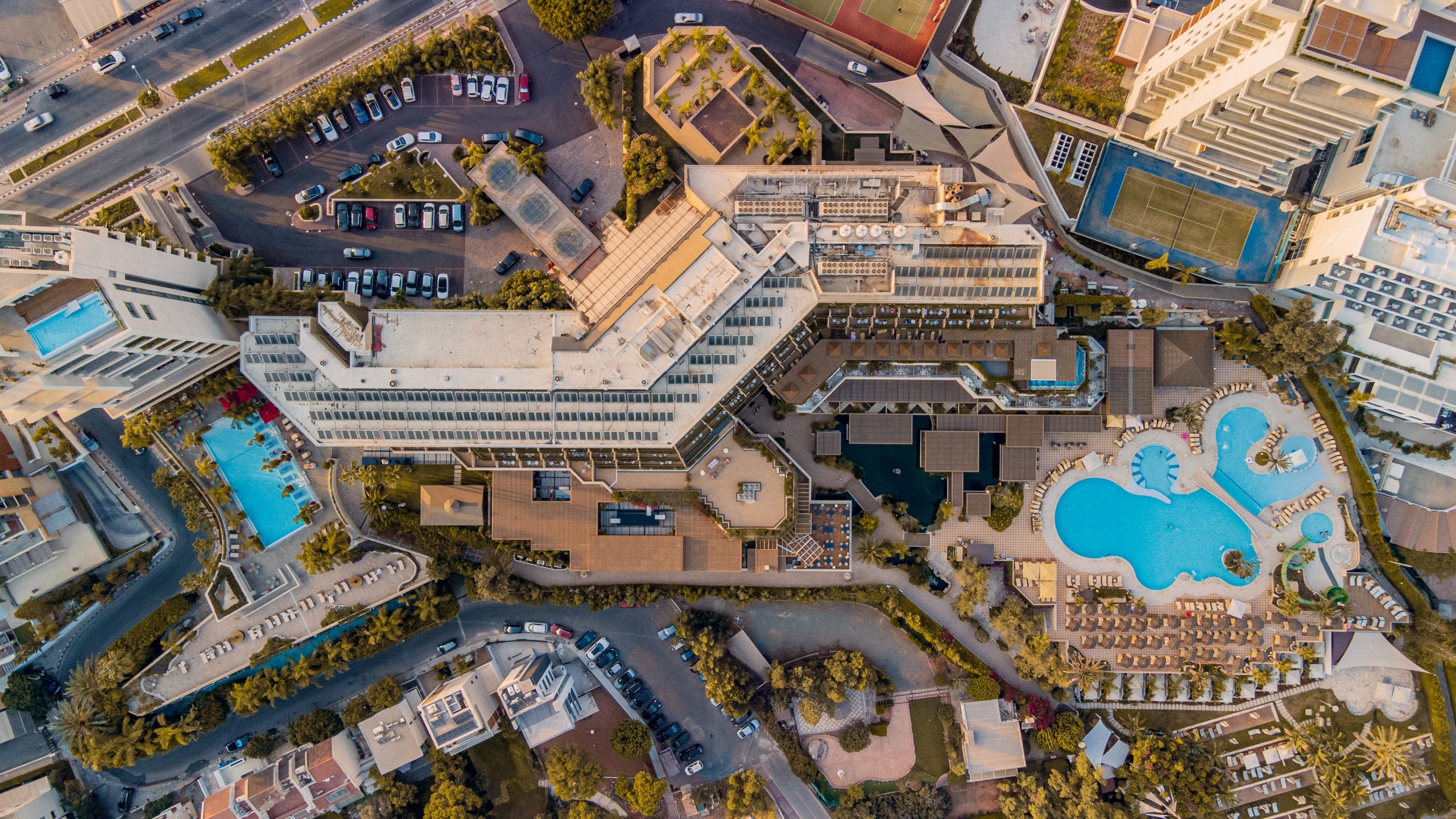 Mettez en Valeur Votre Hôtel ou Station Balnéaire à Montréal avec des Visuels Aériens Incomparables !